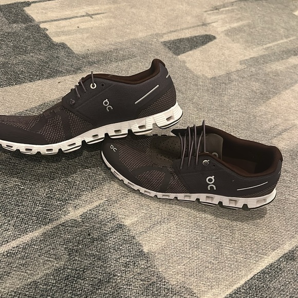 On cloud men’s running shoes - Picture 3 of 4